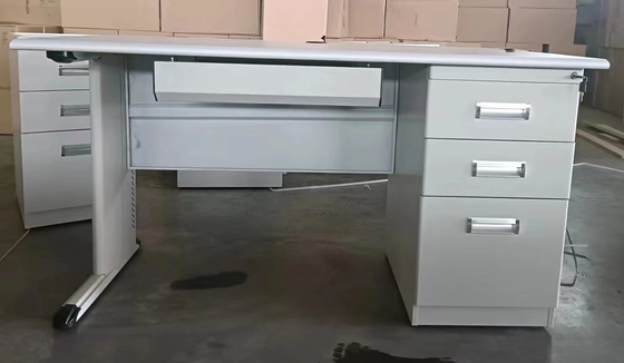 Konfigurowalne regulowane nóżki Metalowy stół biurowy Stół biurowy dla personelu